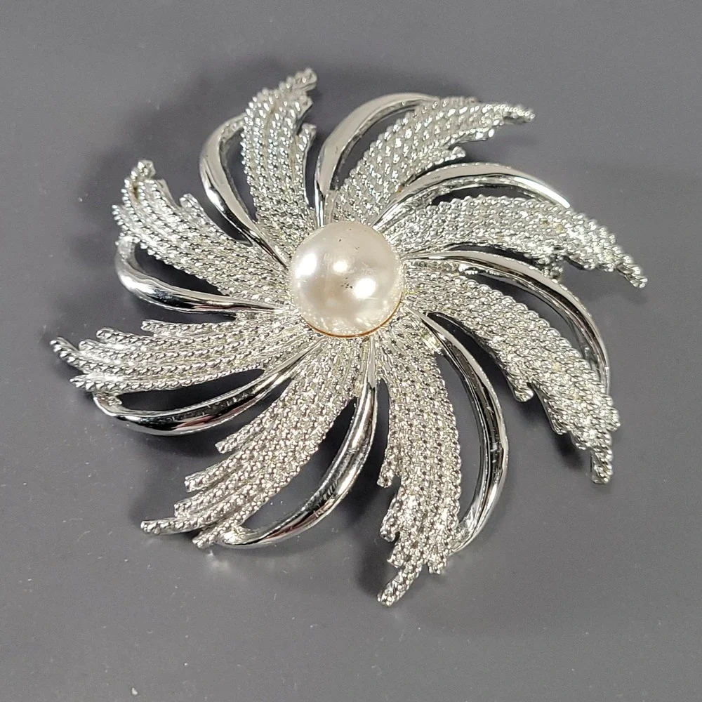 Sarah‎ Coventry Swirl Brooch Silver Faux Pearl Textured Starburst Pin Jewelry